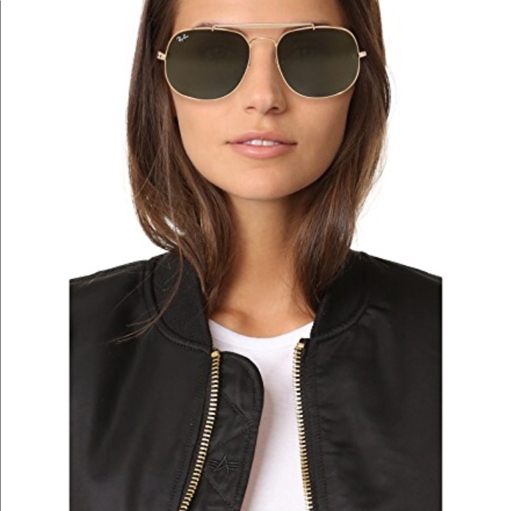 “The general” ray ban aviators